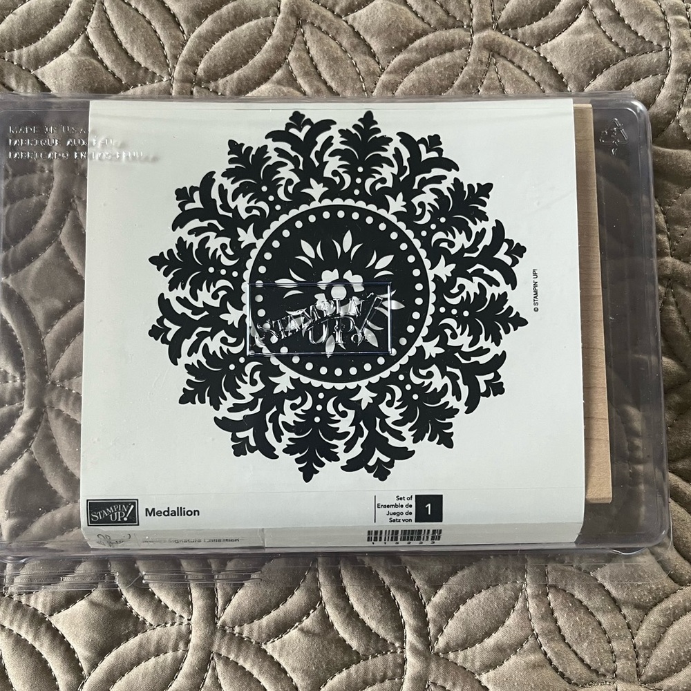 Stampin’ Up! Medallion. Never used. Beautiful design!❣️